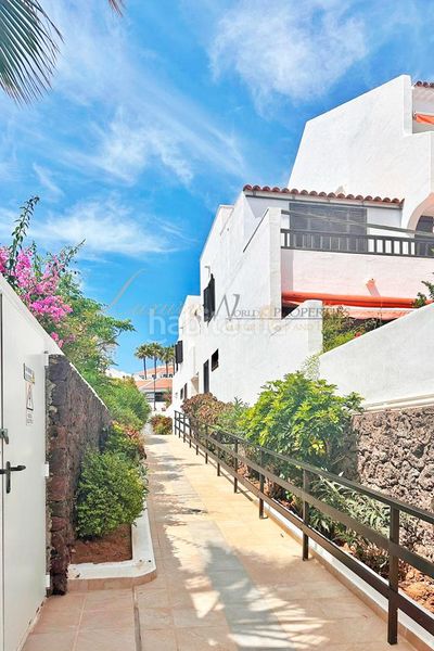 Foto f2d7abcc-4f19-4713-bb81-3df3ffdb9061. Casa amb piscina a Playa de las Américas Arona