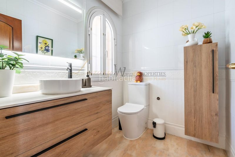 Foto fc40d865-4493-43b0-b8ff-095e4612ca5e. Casa amb aparcament piscina a Playa del Duque Adeje