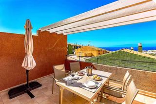 Zweistöckige Wohnung  Madrid. Villas canarias  torviscas alto