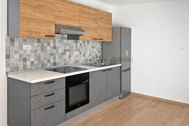 Foto 6b857138-0385-424f-a152-367f84e4ea4d. Apartament amb piscina a Costa del Silencio Arona