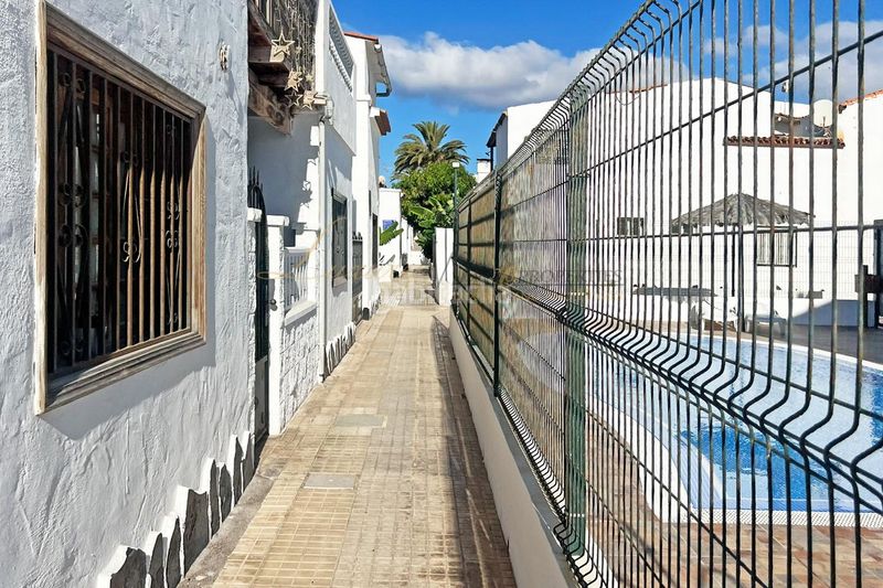 Foto 9cfb7f77-63a2-4284-bca3-afdb35bbe957. Apartament amb piscina a Costa del Silencio Arona