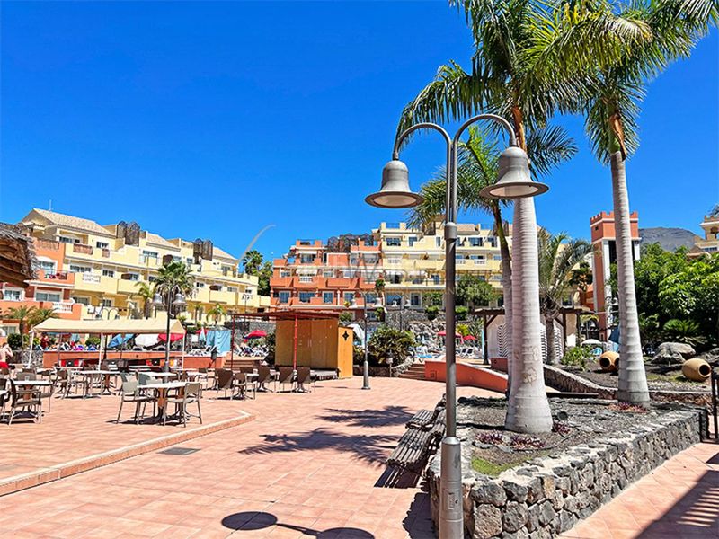 Foto 97d8f1a6-5ca2-4831-afa7-aeec396f50e1. Apartament amb piscina a Los Cristianos Arona