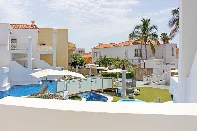 Foto 24a7ddea-3bc8-4589-8318-53dd1760fd95. Apartament amb piscina a Playa de Fañabé Adeje