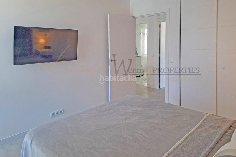 Foto 1609a28a-f99a-49f2-9b05-e0952a4571af. Apartament amb piscina a Playa de las Américas Arona