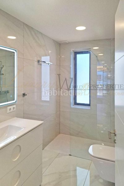 Foto 19f1616e-d4f8-43a7-9594-c2b4feeaa3c8. Apartament amb piscina a Playa de las Américas Arona