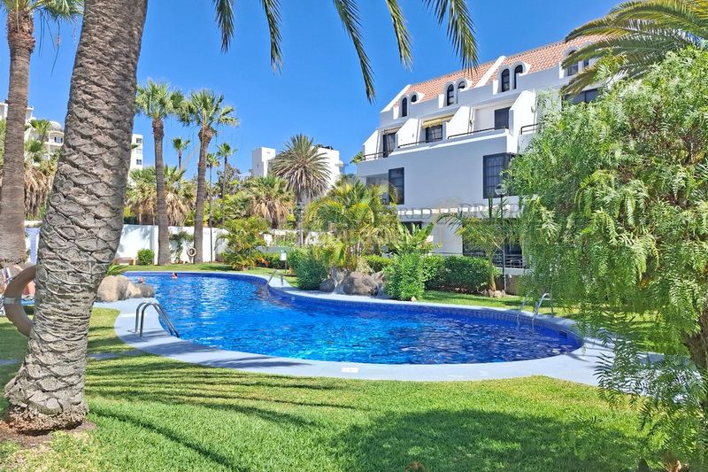 Foto abba0a50-b4f5-4457-b041-56adf4780779. Apartament amb piscina a Playa de las Américas Arona