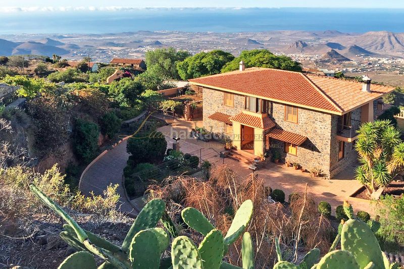 Foto 7b193379-f460-4042-9a51-2c9474279a44. Casa a Arona pueblo Arona