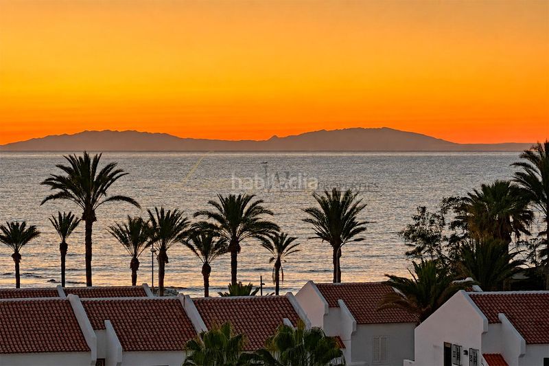 Foto a0c50d92-eb09-4643-9542-5bc598fb467f. Àtic amb piscina a Playa de las Américas Arona