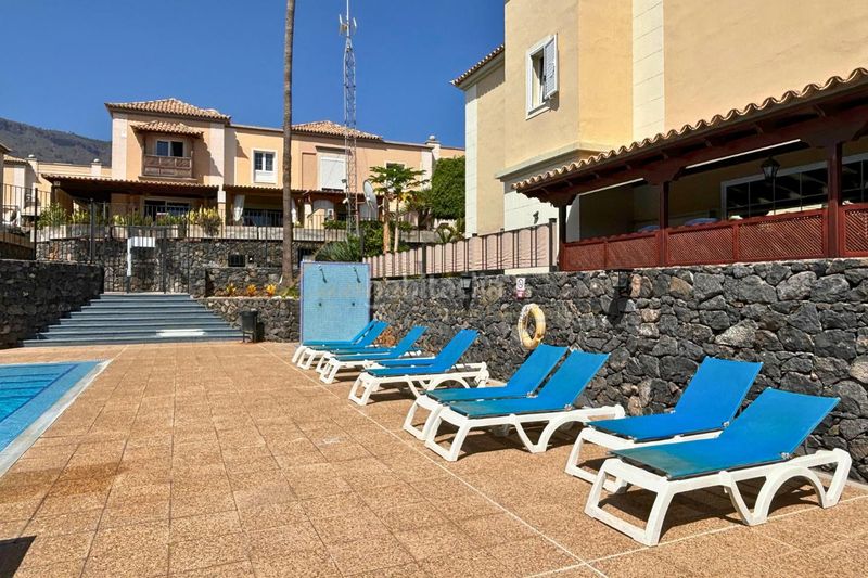Foto 1a0277d8-4d20-4ba6-85da-f9de4718cdac. Casa amb aparcament piscina a Casco Urbano Adeje