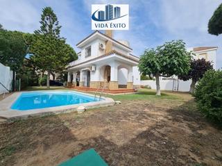 House in Centro - La Costilla. Casa en venta en rota