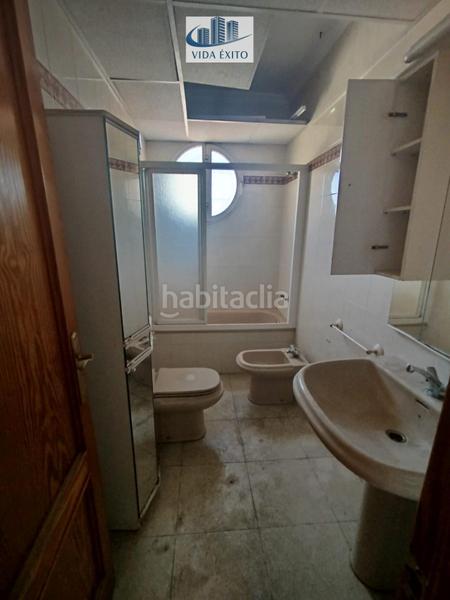 Foto bc46821b-eb61-41da-be98-b1d7efda14c7. Maison avec parking dans Zona Hospital Linares