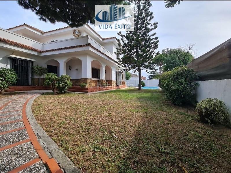 Foto 2c8a08eb-c5e4-4a3e-8e0b-26ffc26c8c0e. Casa amb calefacció aparcament piscina a Aguadulce - Almadraba - Punta Candor Rota