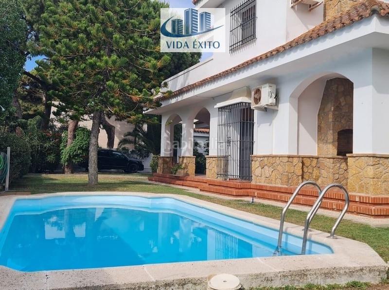 Foto 41b74efb-94cc-44f5-afa9-1fe2e2af5f94. Casa amb calefacció aparcament piscina a Aguadulce - Almadraba - Punta Candor Rota