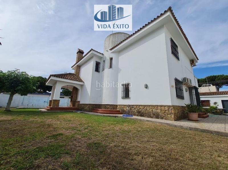 Foto 5870f716-ed6e-45f6-8e06-70d2b1560e70. Casa amb calefacció aparcament piscina a Aguadulce - Almadraba - Punta Candor Rota