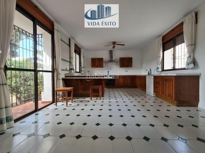 Foto 697edeb7-b499-4977-a95e-02a456e8fb33. Casa amb calefacció aparcament piscina a Aguadulce - Almadraba - Punta Candor Rota