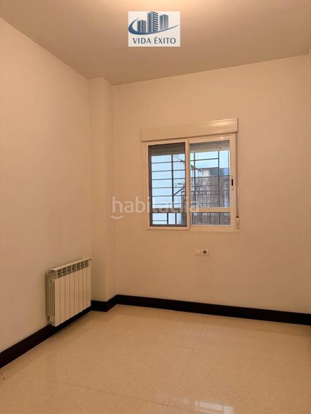 Foto 010f8750-9d3b-46b8-a2a5-7f1171976568. Planta baixa amb calefacció aparcament piscina a Jaén