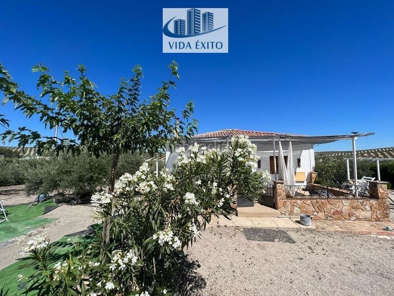 Foto 385f2a44-30fc-4c41-8910-78e497528915. Casa a Martos