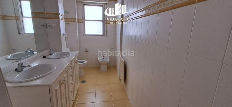 Foto 27cf282f-cc12-44a3-b8ae-eaa07207a894. Pis amb aparcament a Avda de Madrid - Pº de la Estación Jaén