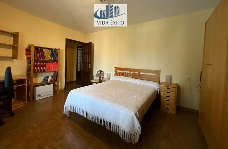 Foto 0223a8d9-dc46-4564-8c6a-3de6e9dd2cf1. Pis amb aparcament a Avda de Madrid - Pº de la Estación Jaén