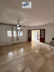 Casa a Renfe - Bulevar 1ª y 2ª Fase. Casa en el bulevar