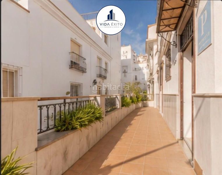 Foto e46c1722-4218-4e79-abea-e2f1c3c67c56. Edifici a Centro Salobreña