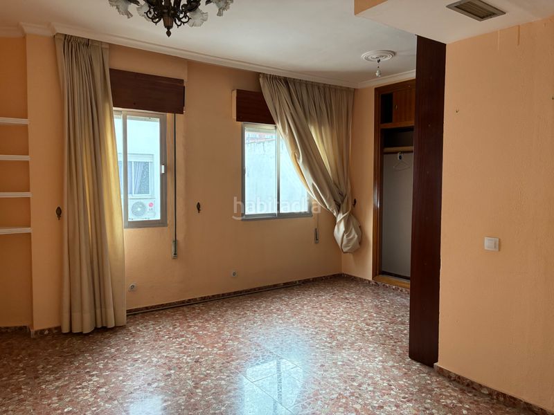 Foto b1d85829-bb5c-4b58-8835-2d0f1d112aa6. Pis a calle san ignacio 8 a La Calzada - La Florida Sevilla