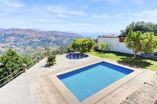 Mas  Avenida cantalobos plo 23. Cortijo con piscina y vistas al mar, a 10 min de almuñécar