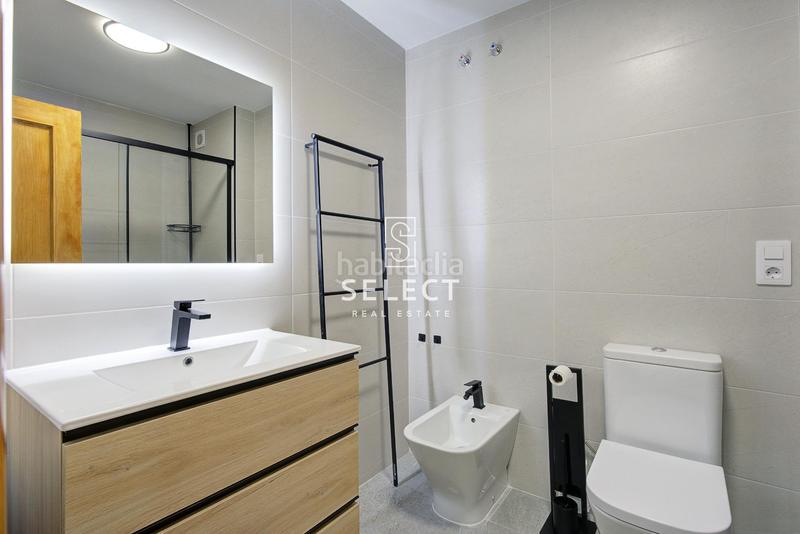 Foto cce554ac-fb47-429b-9f5c-bf5dfa8fdc8b. Apartament amb aparcament a Almuñecar centro Almuñécar