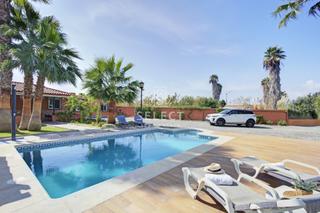 Masia  Calle las algaidas p22. Encantador cortijo en venta  playa granada, motril