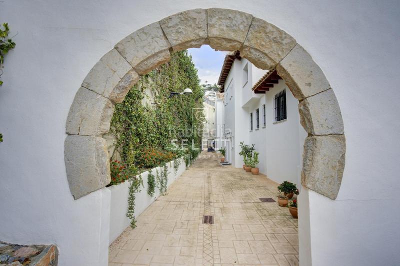 Foto 5d4a2faf-f1cc-4127-a303-1a40af612ec5. Casa adossada amb calefacció aparcament piscina a Almuñécar