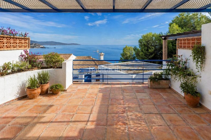 Foto 5a881342-f2dd-44da-93bb-b5f19cd72960. Casa adossada amb aparcament piscina a Punta La Mona Almuñécar