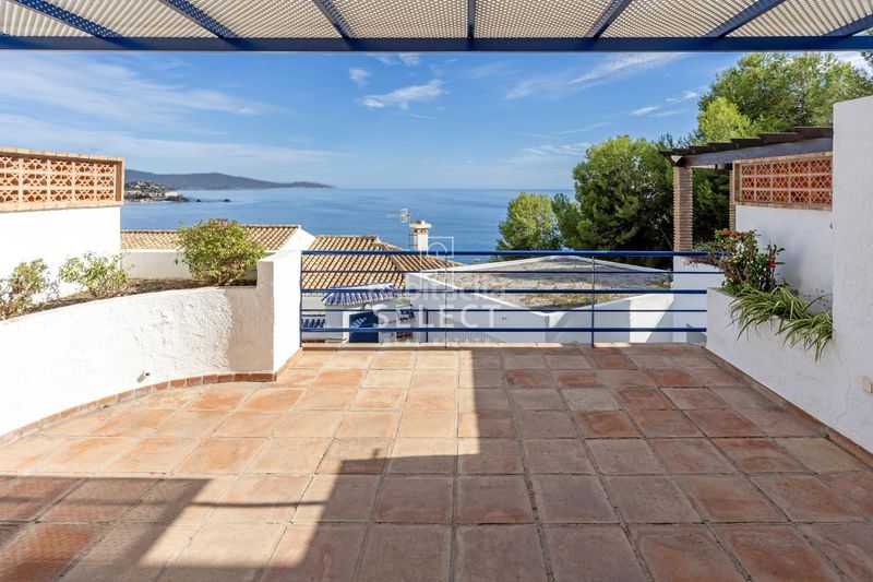 Foto 93380588-bf78-4d6a-a72d-7b101fae6348. Casa adossada amb aparcament piscina a Punta La Mona Almuñécar