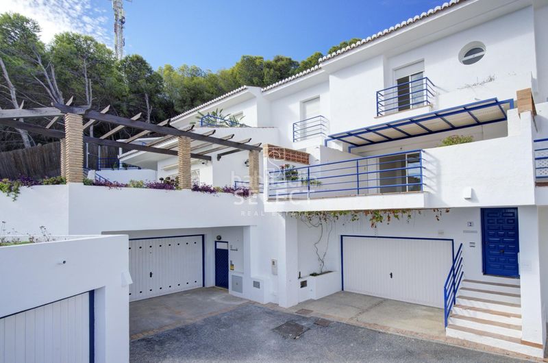Foto a63e99d6-b62e-4c1f-8f4e-414c600f2da3. Casa adossada amb aparcament piscina a Punta La Mona Almuñécar