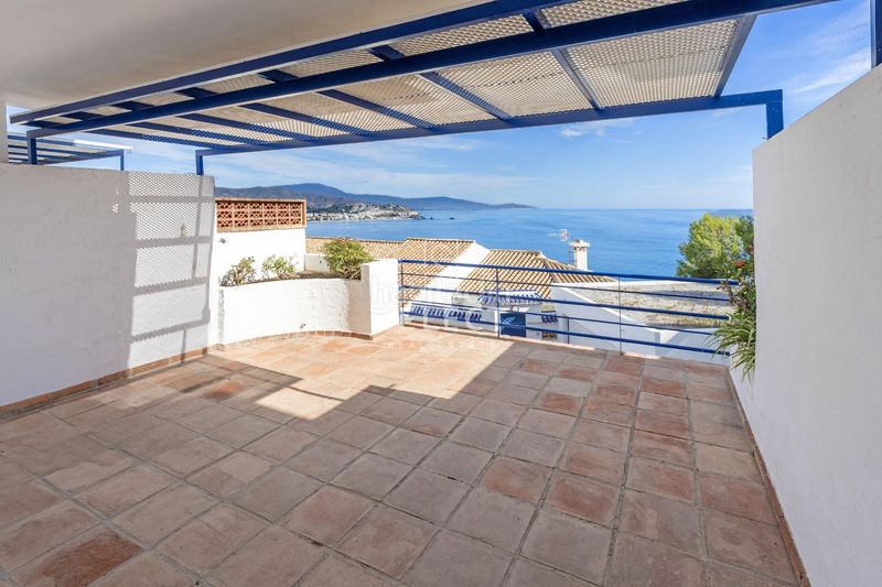 Foto aacd5704-344e-4750-89dd-22992b5af30e. Casa adossada amb aparcament piscina a Punta La Mona Almuñécar