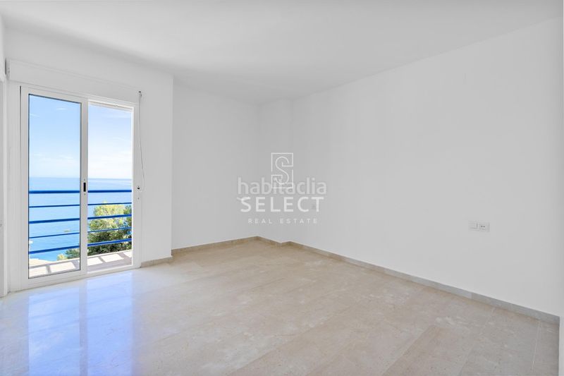 Foto e89ce40d-9d1d-4b73-b689-b3c39f40b1fe. Casa adossada amb aparcament piscina a Punta La Mona Almuñécar