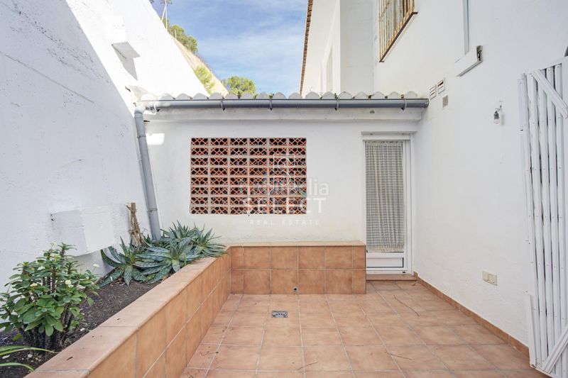 Foto fefa50af-bb8d-484d-812e-dd0c108aaaf4. Casa adossada amb aparcament piscina a Punta La Mona Almuñécar