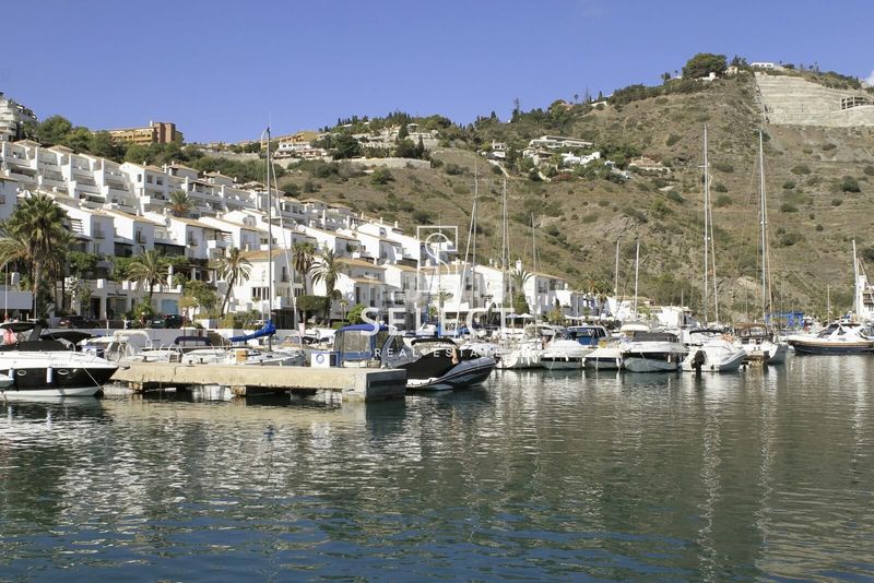 Foto 2cf3037a-23d5-4bd4-8c29-b9cfb7d4c51b. Apartament amb calefacció piscina a Punta La Mona Almuñécar