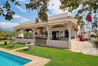 Bauernhof  Las algaidas p22. Propiedad única en motril con vivienda, piscina y terreno indepe