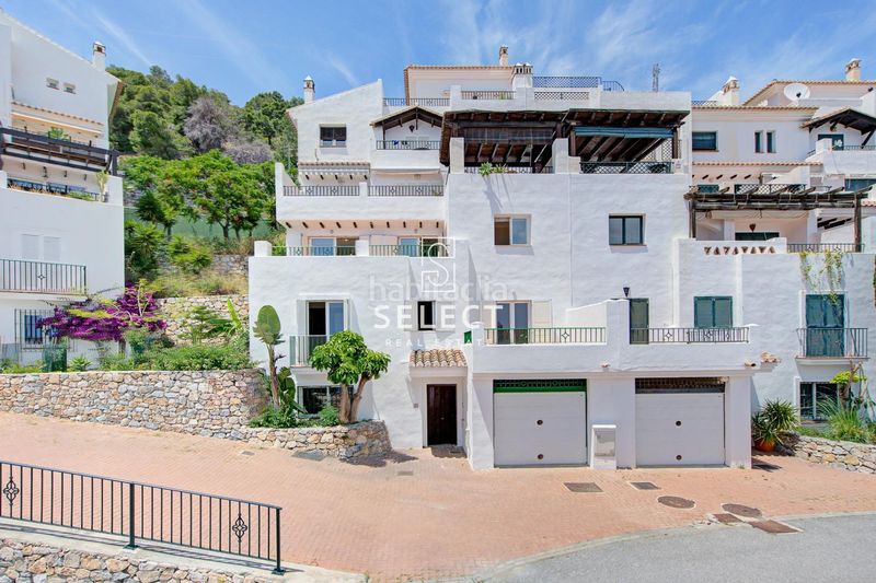 Foto 8d4ecf33-7f9a-4f00-9518-e3ca818a0cbe. Casa aparellada amb aparcament piscina a Los Cármenes - Cerro Gordo Almuñécar