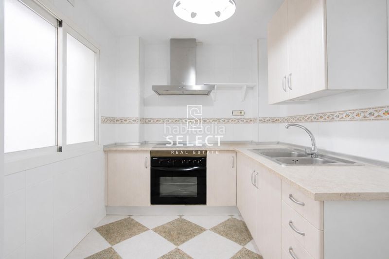 Foto c6183a65-d5ee-4f03-9dab-d7a0221e139d. Apartament amb aparcament a Almuñecar centro Almuñécar