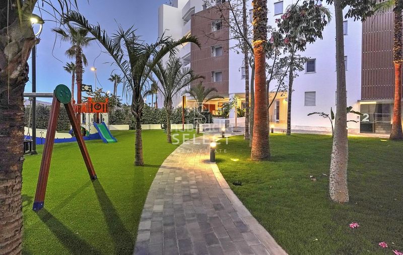 Foto 609c1539-4afc-44e3-b5b2-c7a99617d337. Apartament amb calefacció aparcament piscina a Playa de Granada Motril