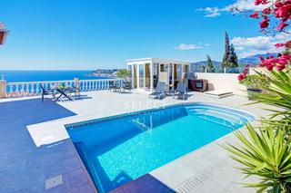 Xalet  Urbanizacion delta. Chalet independiente con piscina privada y vistas infinitas al m
