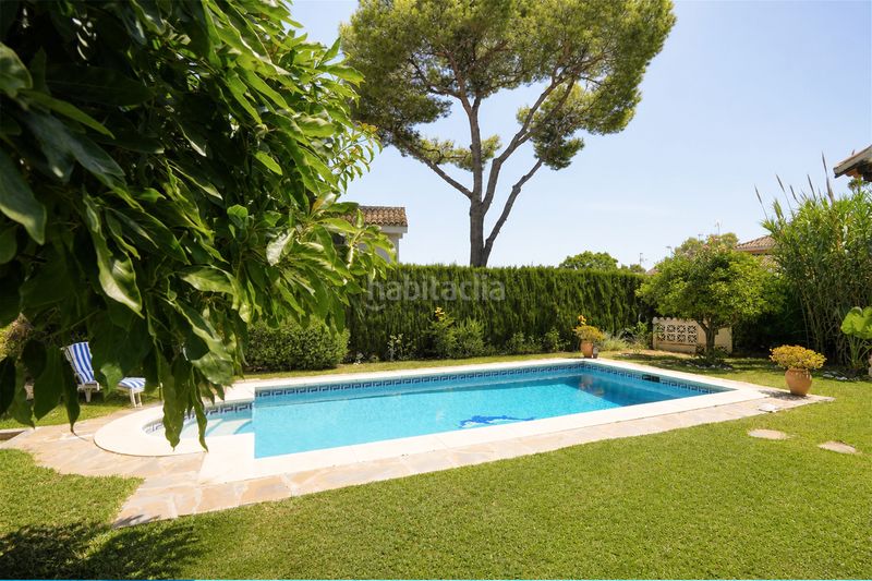 Foto 2c974224-3c17-4d91-a2f2-39c65fb26a7a. Chalet in avenida cortijo de Calahonda 34 in Calahonda Mijas