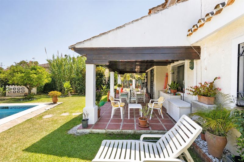 Foto 46c49399-d5d0-4b2f-a8eb-8728f13a64e8. Chalet in avenida cortijo de Calahonda 34 in Calahonda Mijas