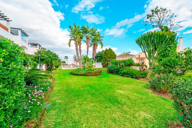 Foto 51c31376-dd0a-4a07-a529-7c1bdede9b56. Casa adossada a calle frankfurt 16 a Costabella Marbella