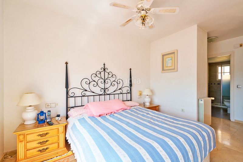 Foto c2e52592-cc2b-4be2-854e-7b5eca3884cb. Casa adossada a calle frankfurt 16 a Costabella Marbella
