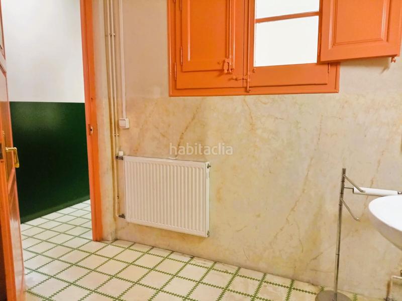 Foto 09e43ff2-b866-49d8-9d75-7c73a1b0efbf. Edifici a Centre Figueres