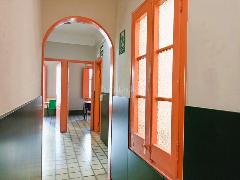 Foto a025a5a4-1d63-4b0a-b670-304c67173cba. Edifici a Centre Figueres