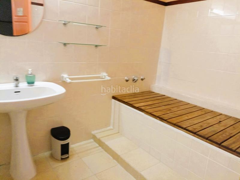 Foto c15b3d5b-8308-493a-aac6-3042fb152f8e. Edifici a Centre Figueres