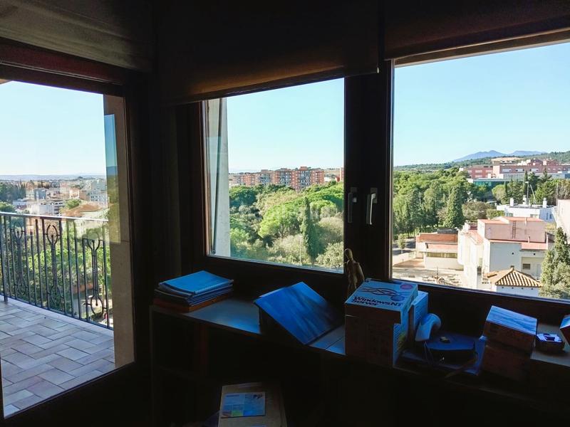 Foto 48f4cac5-00cd-4e60-93d6-b428b1e69730. Piso  céntrico con vistas y garaje en Eixample-Horta Capallera Figueres